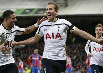 三人组合的 三人组合的