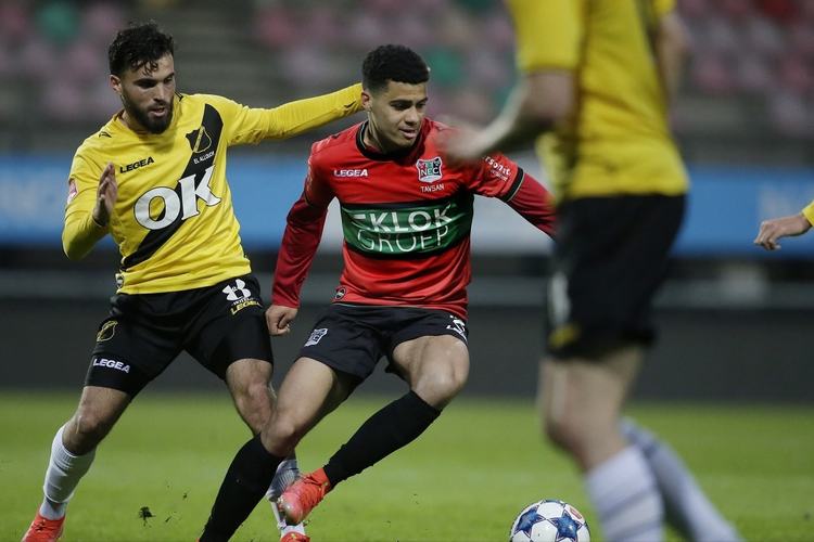 巧妙地避开 巧妙地避开