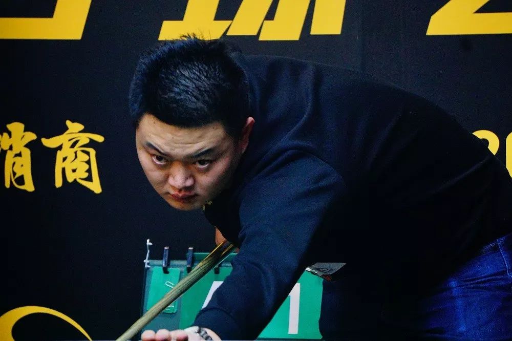 球与阵型压 球与阵型压